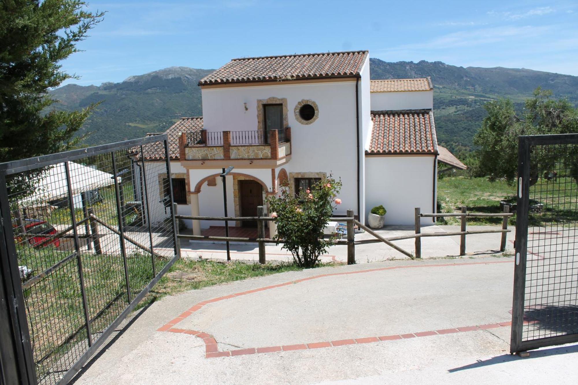 Apartamento Valle Del Guadiaro Кортес де ла Фронтера Екстериор снимка